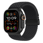Flätat nylonarmband med fallskärms­spänne Apple Watch SE 40 mm, Apple Watch Series 1 38 mm, Apple Watch Series 10 42 mm, Apple Watch Series 11 42 mm, Apple Watch Series 2 38 mm, Apple Watch Series 3 38 mm, Apple Watch Series 4 40 mm, Apple Watch Series 5 40 mm, Apple Watch Series 6 40 mm, Apple Watch Series 7 41 mm, Apple Watch Series 8 41 mm, Apple Watch Series 9 41 mm Svart