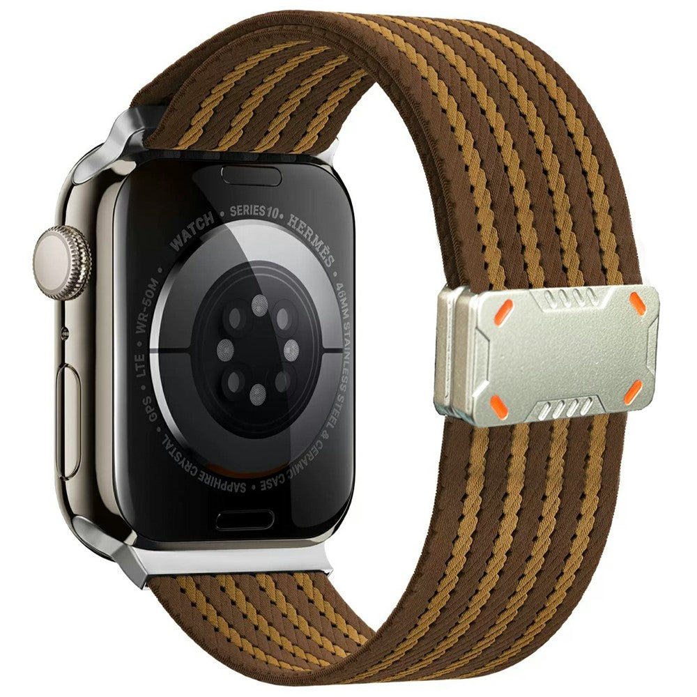 Nylonarmband med magnetiskt spänne Apple Watch SE 44 mm, Apple Watch Series 1 42 mm, Apple Watch Series 10 46 mm, Apple Watch Series 11 46 mm, Apple Watch Series 2 42 mm, Apple Watch Series 3 42 mm, Apple Watch Series 4 44 mm, Apple Watch Series 5 44 mm, Apple Watch Series 6 44 mm, Apple Watch Series 7 45 mm, Apple Watch Series 8 45 mm, Apple Watch Series 9 45 mm, Apple Watch Ultra 2 49 mm, Apple Watch Ultra 3 49 mm Svart