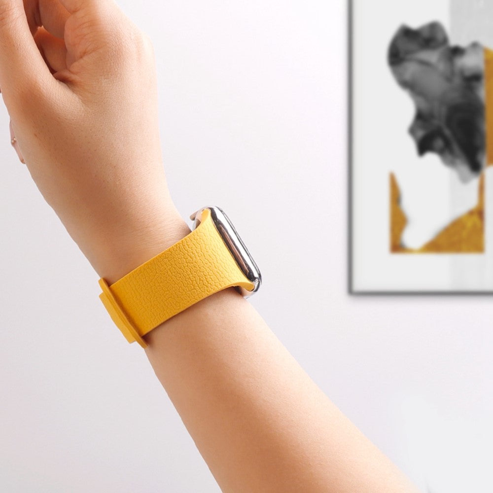 Magnetiskt silikonarmband med lyxig textur Apple Watch SE 44 mm, Apple Watch Series 1 42 mm, Apple Watch Series 10 46 mm, Apple Watch Series 11 46 mm, Apple Watch Series 2 42 mm, Apple Watch Series 3 42 mm, Apple Watch Series 4 44 mm, Apple Watch Series 5 44 mm, Apple Watch Series 6 44 mm, Apple Watch Series 7 45 mm, Apple Watch Series 8 45 mm, Apple Watch Series 9 45 mm, Apple Watch Ultra 2 49 mm, Apple Watch Ultra 3 49 mm Grön