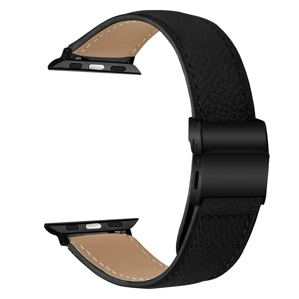 Läderarmband med svart fäste och klassisk spänne Apple Watch SE 44 mm, Apple Watch Series 1 42 mm, Apple Watch Series 10 46 mm, Apple Watch Series 11 46 mm, Apple Watch Series 2 42 mm, Apple Watch Series 3 42 mm, Apple Watch Series 4 44 mm, Apple Watch Series 5 44 mm, Apple Watch Series 6 44 mm, Apple Watch Series 7 45 mm, Apple Watch Series 8 45 mm, Apple Watch Series 9 45 mm, Apple Watch Ultra 2 49 mm, Apple Watch Ultra 3 49 mm Kaffebrun